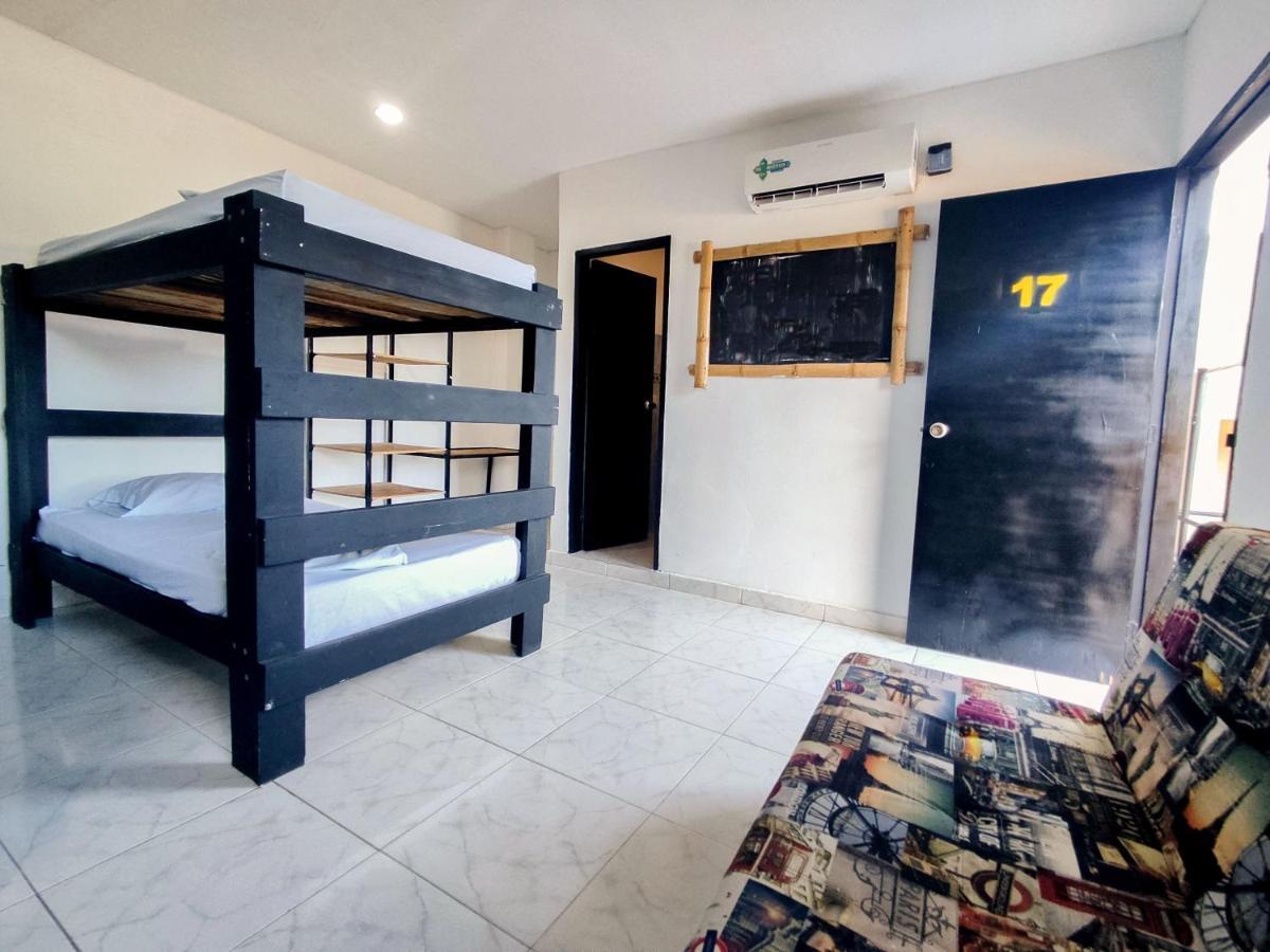 Hostel Nirvana Taganga Buitenkant foto